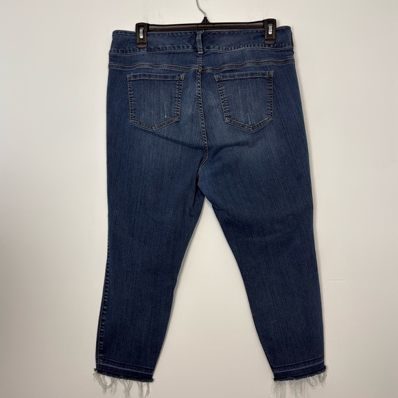 Torrid High Rise Distressed Jeggings. Ankle /Cropped. Plus Size 20. - Picture 6 of 11